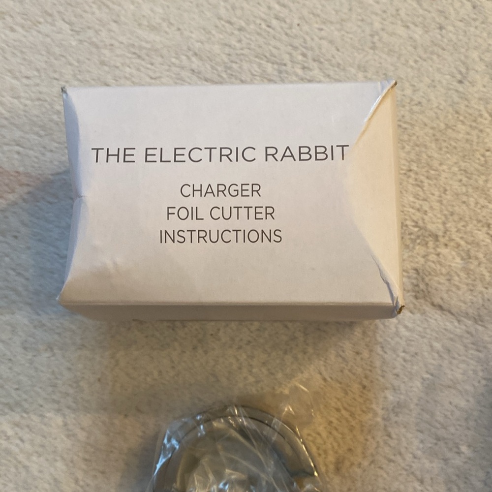 Rabbit Electric Rabbit rechargeable corkscrew NIB - Picture 7 of 15